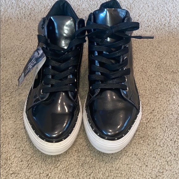 LF Shoes - LF new w tags size 38 sneaker